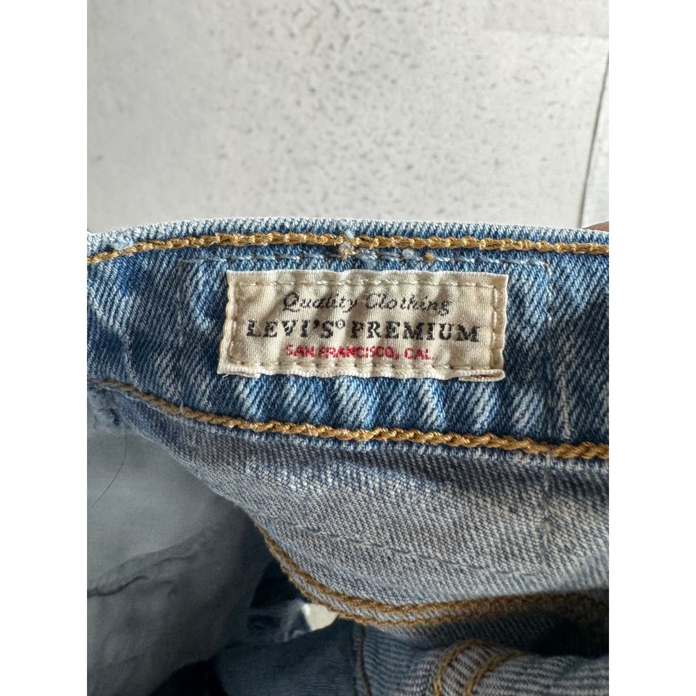 Levis Premium Ribcage Shorts Light Wash Distressed Denim 77879-0013 Size 27 - Picture 7 of 13
